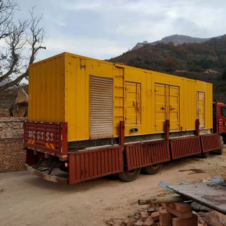 城区200kW 发电机组在带电阻性负载时，输出功率会受到哪些因素的影响？