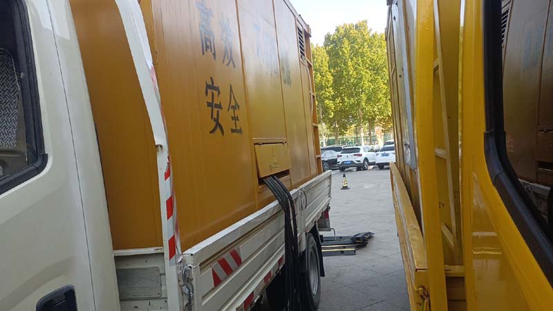城区如何判断柴油发电机组和UPS电源的切换时间是否符合要求？